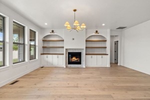 19-web-or-mls-1805-N-Black-Elm-19