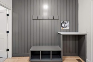 36-web-or-mls-1805-N-Black-Elm-36