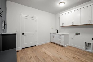 38-web-or-mls-1805-N-Black-Elm-38